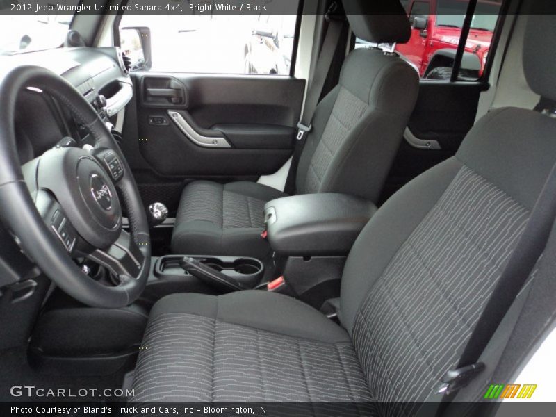Bright White / Black 2012 Jeep Wrangler Unlimited Sahara 4x4