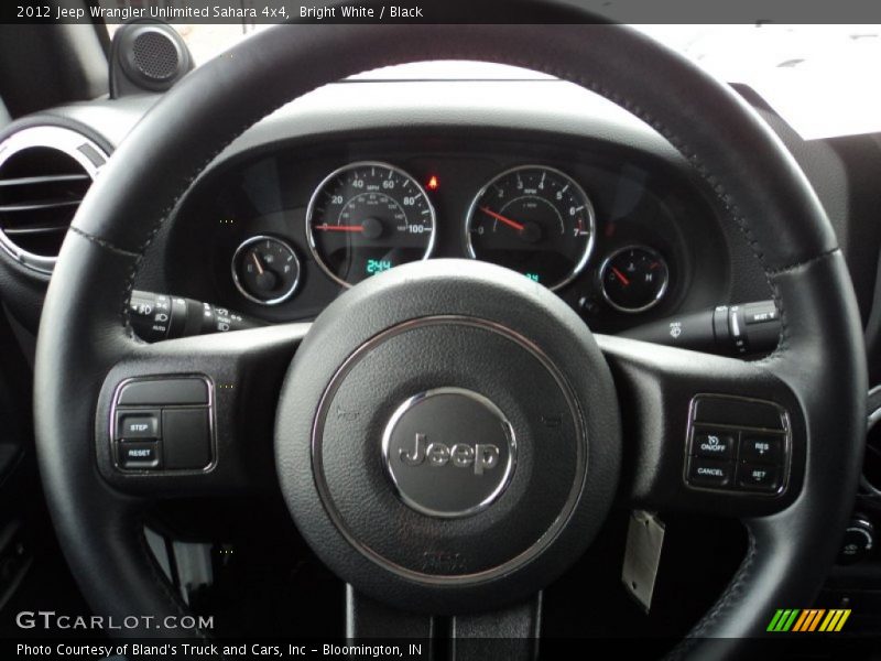 Bright White / Black 2012 Jeep Wrangler Unlimited Sahara 4x4