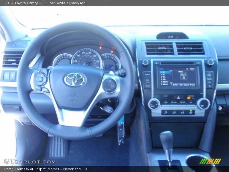 Super White / Black/Ash 2014 Toyota Camry SE