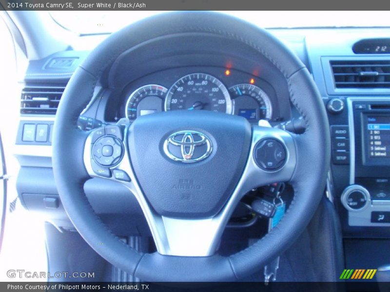 Super White / Black/Ash 2014 Toyota Camry SE