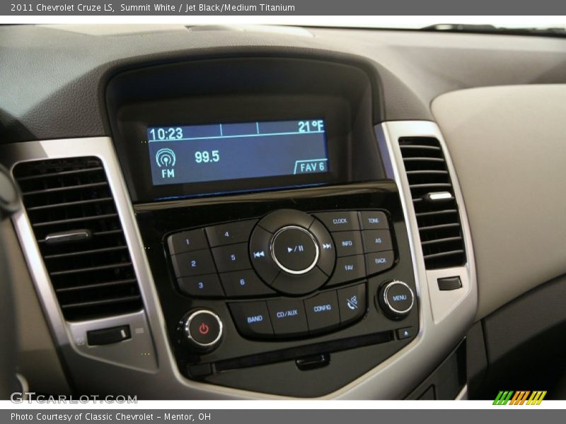 Summit White / Jet Black/Medium Titanium 2011 Chevrolet Cruze LS