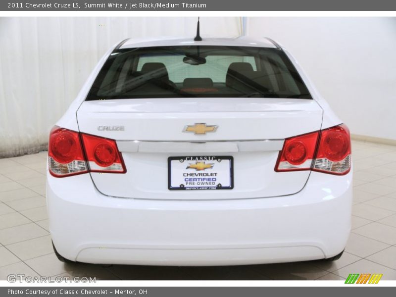 Summit White / Jet Black/Medium Titanium 2011 Chevrolet Cruze LS
