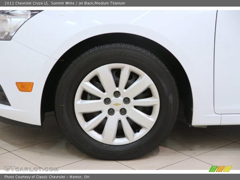 Summit White / Jet Black/Medium Titanium 2011 Chevrolet Cruze LS