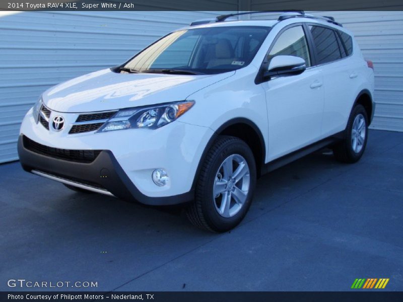 Super White / Ash 2014 Toyota RAV4 XLE