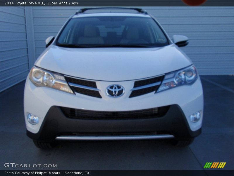 Super White / Ash 2014 Toyota RAV4 XLE