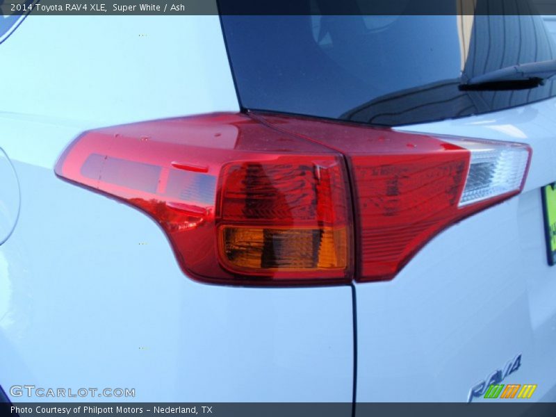 Super White / Ash 2014 Toyota RAV4 XLE