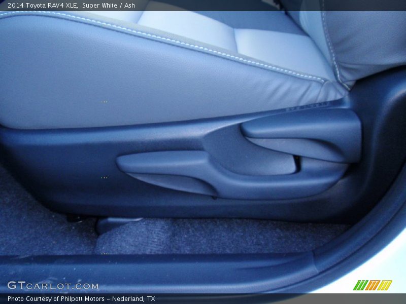 Super White / Ash 2014 Toyota RAV4 XLE