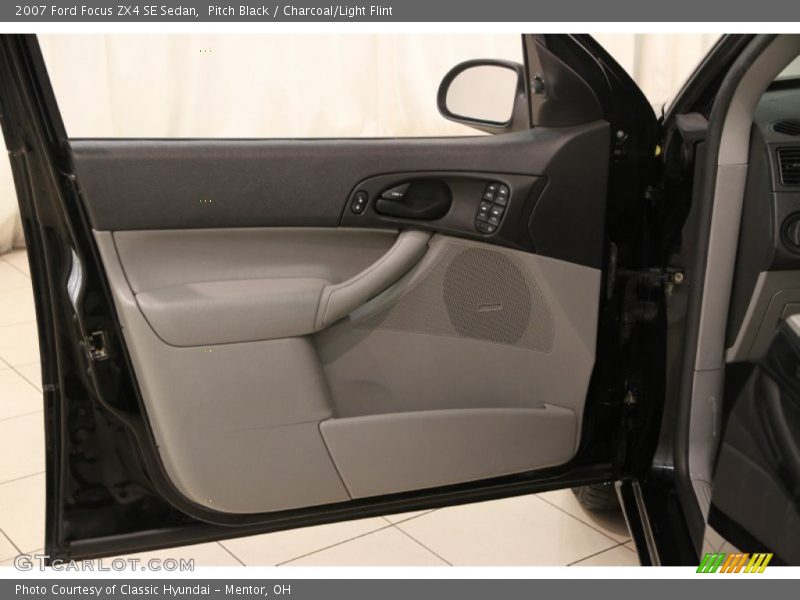 Pitch Black / Charcoal/Light Flint 2007 Ford Focus ZX4 SE Sedan
