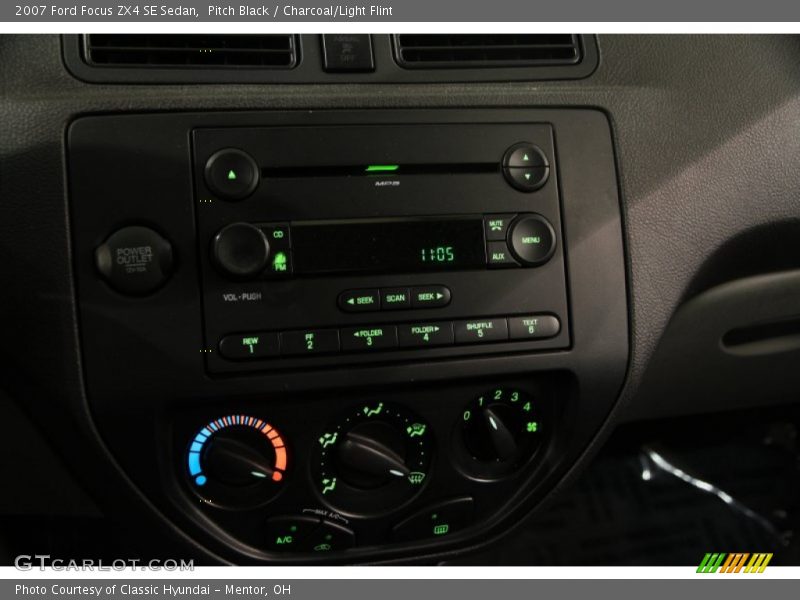 Pitch Black / Charcoal/Light Flint 2007 Ford Focus ZX4 SE Sedan