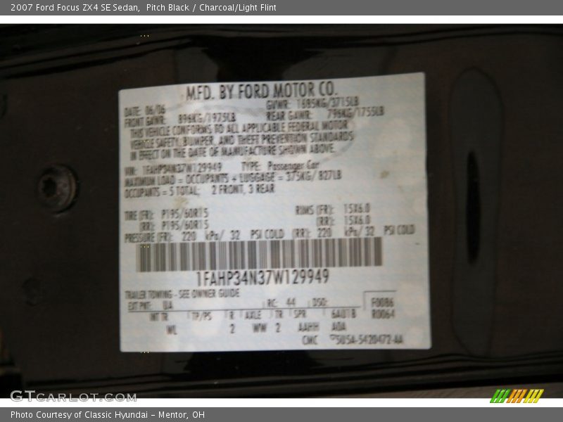 Pitch Black / Charcoal/Light Flint 2007 Ford Focus ZX4 SE Sedan