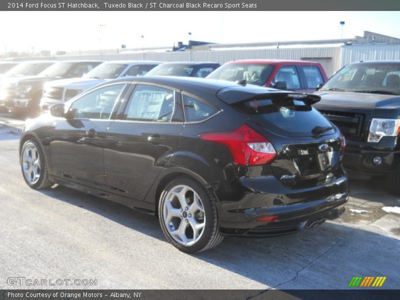Tuxedo Black / ST Charcoal Black Recaro Sport Seats 2014 Ford Focus ST Hatchback