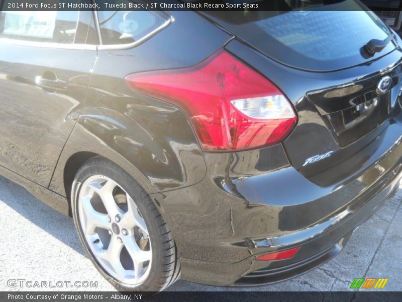 Tuxedo Black / ST Charcoal Black Recaro Sport Seats 2014 Ford Focus ST Hatchback