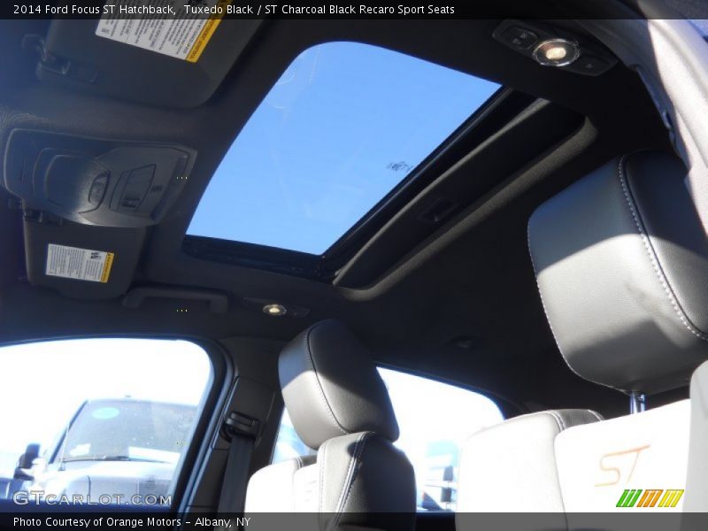 Sunroof of 2014 Focus ST Hatchback