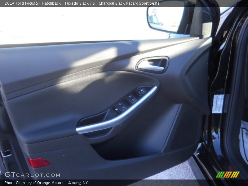 Tuxedo Black / ST Charcoal Black Recaro Sport Seats 2014 Ford Focus ST Hatchback