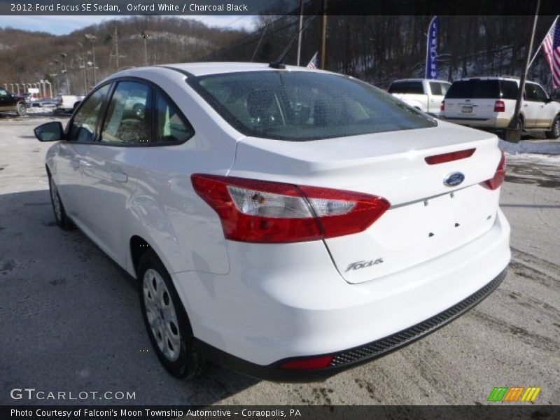 Oxford White / Charcoal Black 2012 Ford Focus SE Sedan