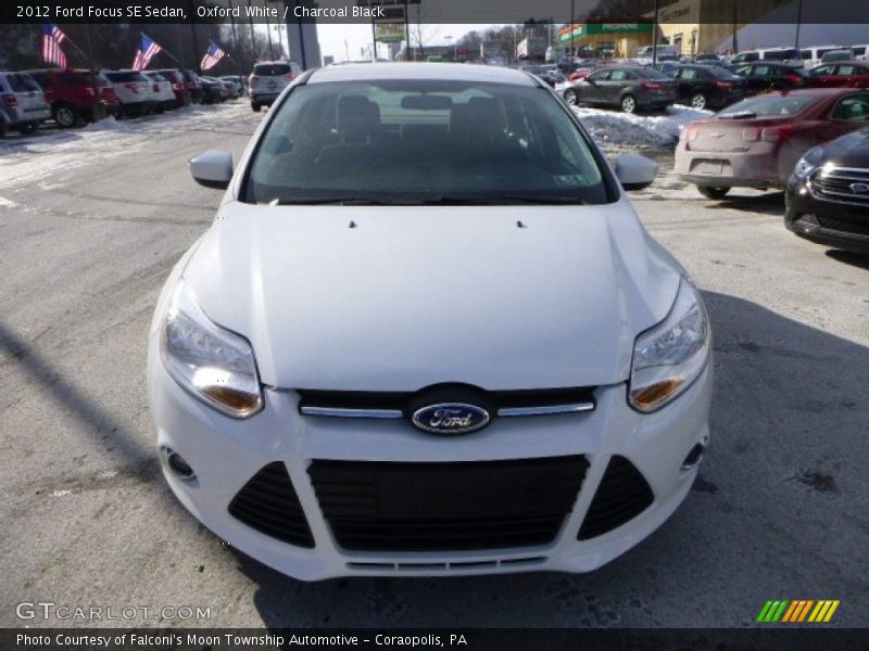 Oxford White / Charcoal Black 2012 Ford Focus SE Sedan