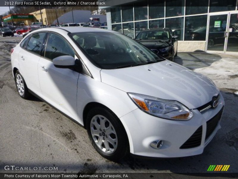 Oxford White / Charcoal Black 2012 Ford Focus SE Sedan