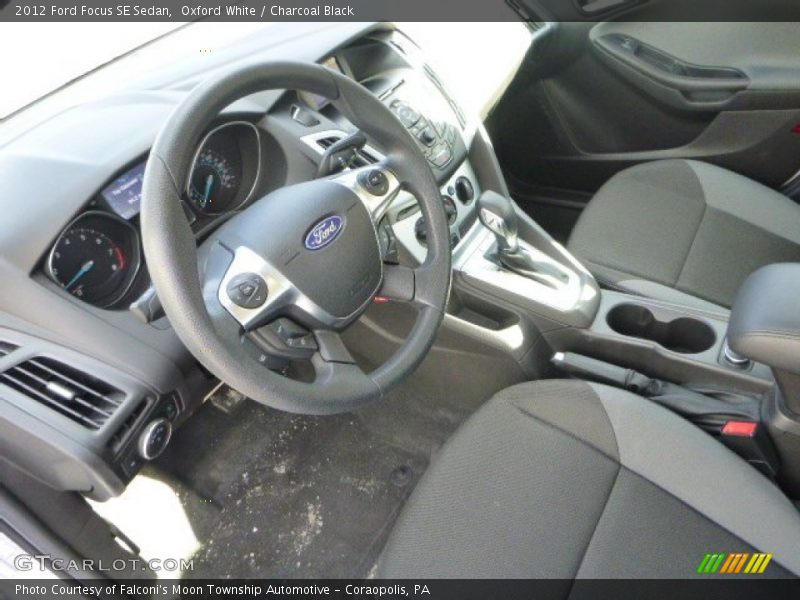 Oxford White / Charcoal Black 2012 Ford Focus SE Sedan