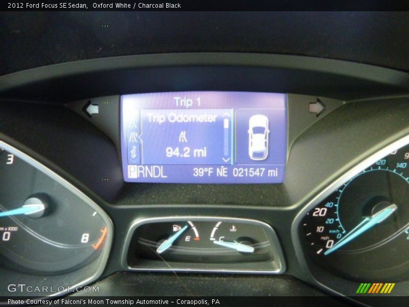 Oxford White / Charcoal Black 2012 Ford Focus SE Sedan