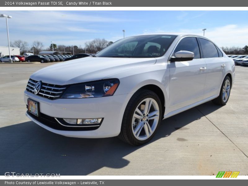 Candy White / Titan Black 2014 Volkswagen Passat TDI SE