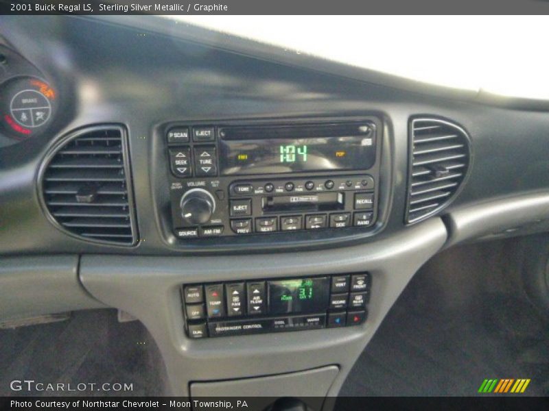 Sterling Silver Metallic / Graphite 2001 Buick Regal LS