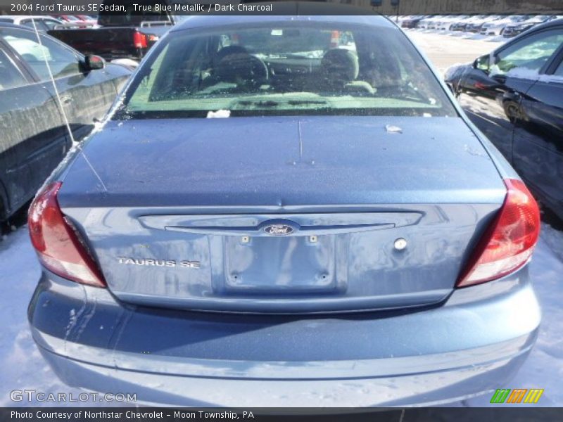 True Blue Metallic / Dark Charcoal 2004 Ford Taurus SE Sedan