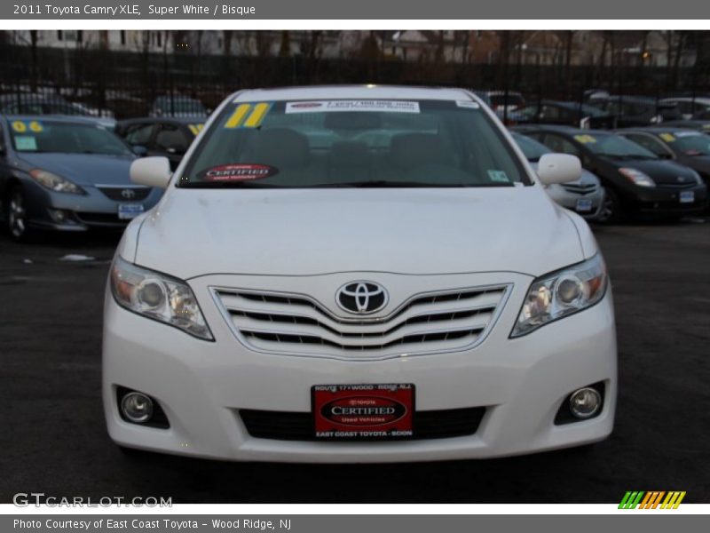 Super White / Bisque 2011 Toyota Camry XLE