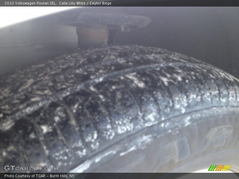 Calla Lilly White / Ceylon Beige 2010 Volkswagen Routan SEL
