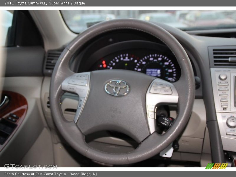 Super White / Bisque 2011 Toyota Camry XLE