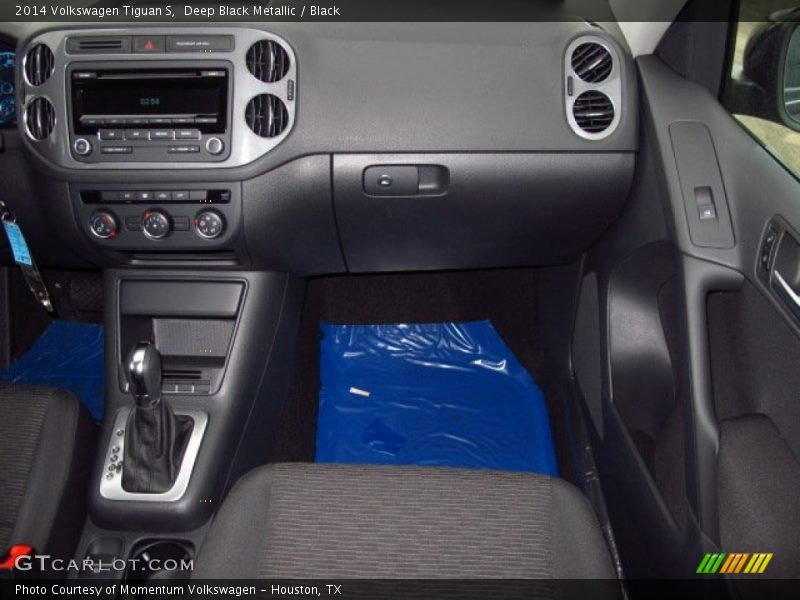 Deep Black Metallic / Black 2014 Volkswagen Tiguan S