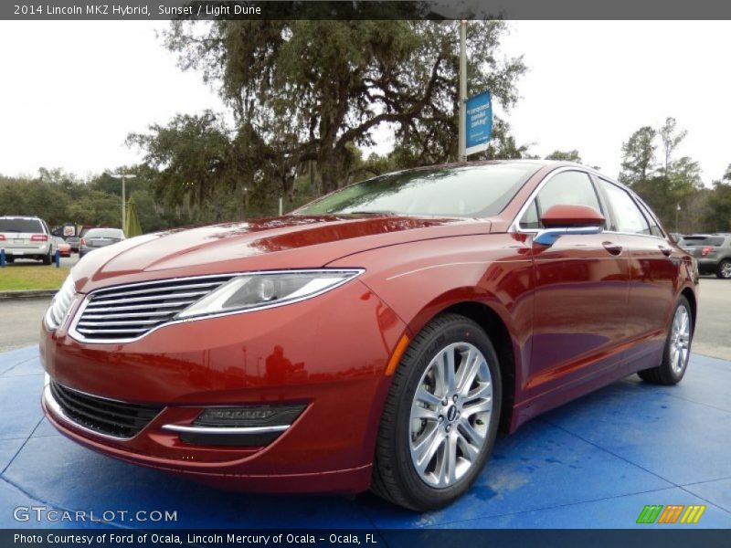 Front 3/4 View of 2014 MKZ Hybrid