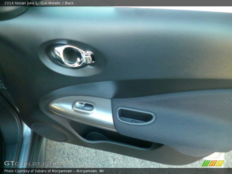 Gun Metallic / Black 2014 Nissan Juke S