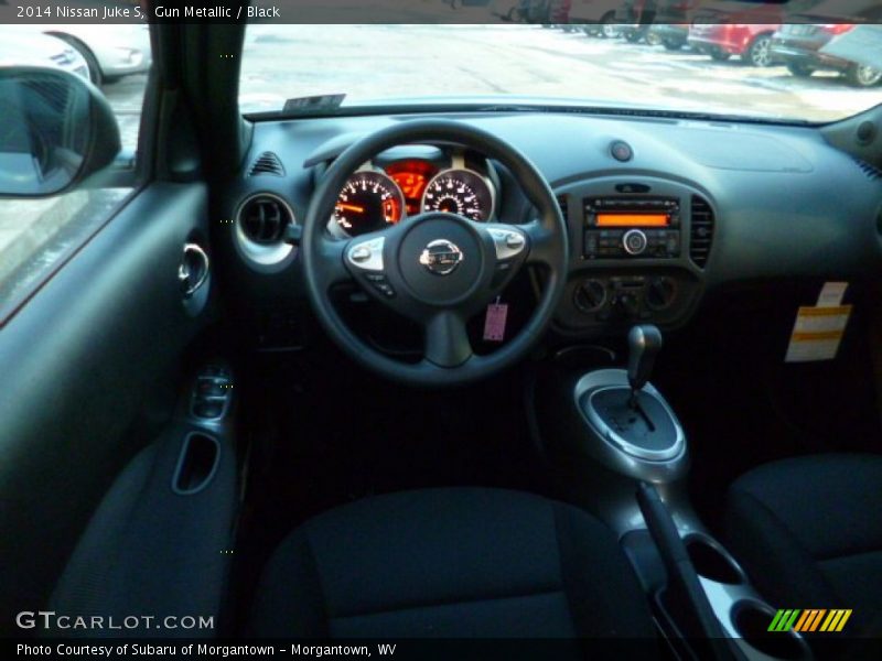 Gun Metallic / Black 2014 Nissan Juke S