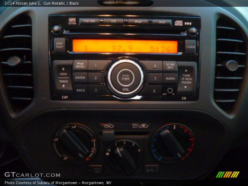 Gun Metallic / Black 2014 Nissan Juke S