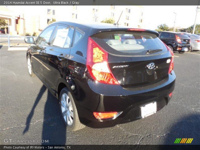 Ultra Black / Gray 2014 Hyundai Accent SE 5 Door