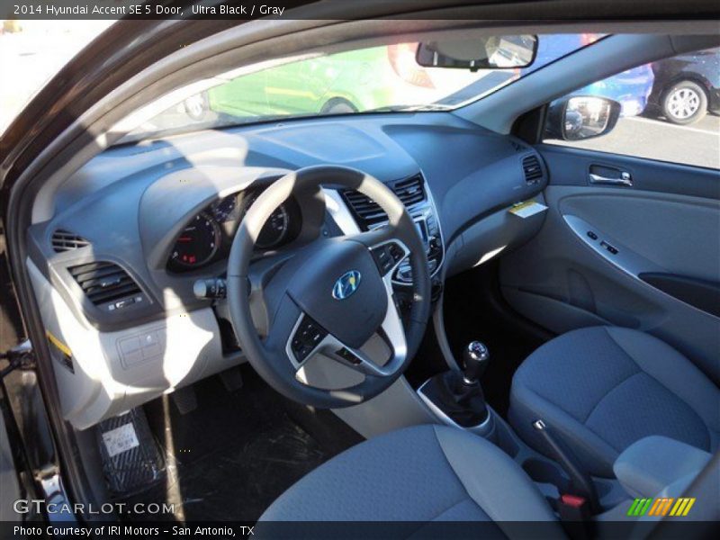 Gray Interior - 2014 Accent SE 5 Door 