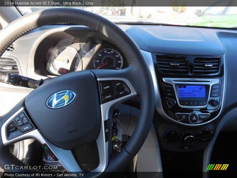 Ultra Black / Gray 2014 Hyundai Accent SE 5 Door