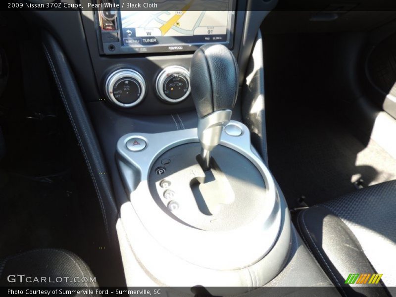 Pearl White / Black Cloth 2009 Nissan 370Z Coupe