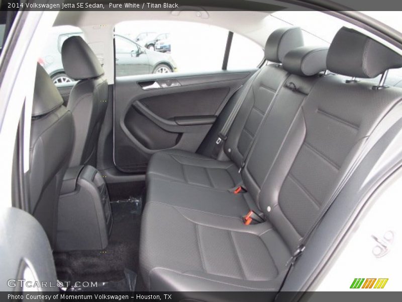 Pure White / Titan Black 2014 Volkswagen Jetta SE Sedan