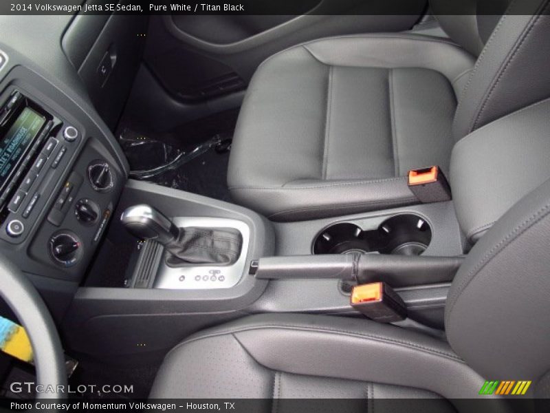 Pure White / Titan Black 2014 Volkswagen Jetta SE Sedan