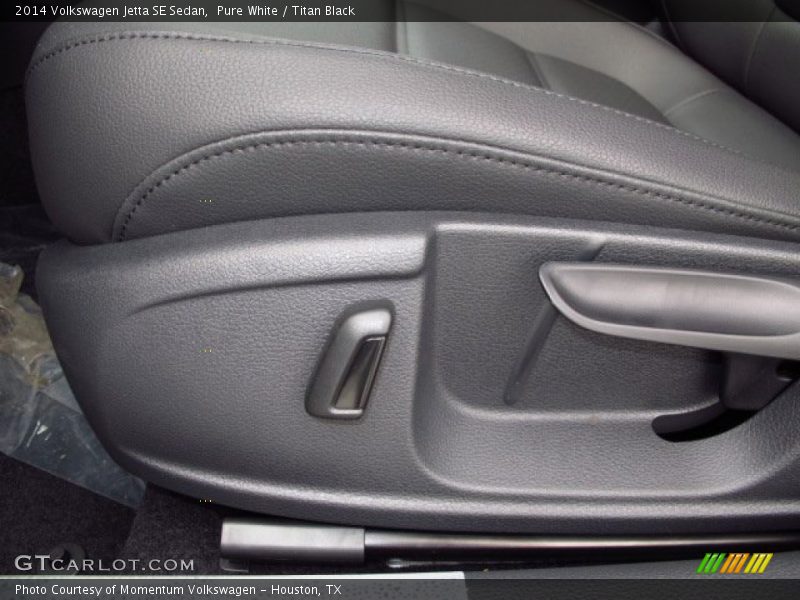 Pure White / Titan Black 2014 Volkswagen Jetta SE Sedan