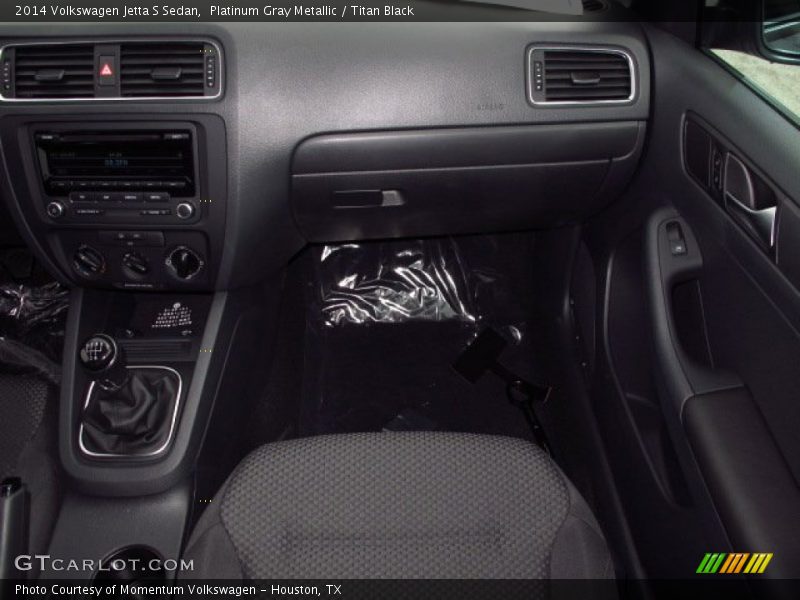Platinum Gray Metallic / Titan Black 2014 Volkswagen Jetta S Sedan