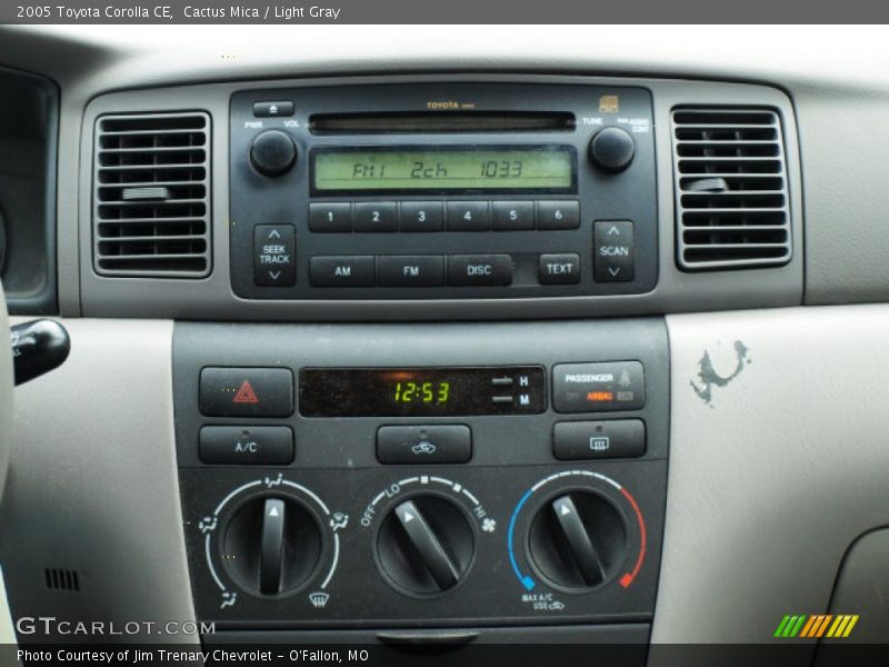 Controls of 2005 Corolla CE