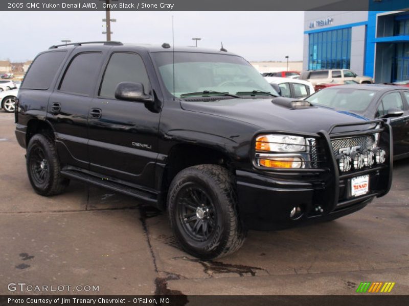 Onyx Black / Stone Gray 2005 GMC Yukon Denali AWD
