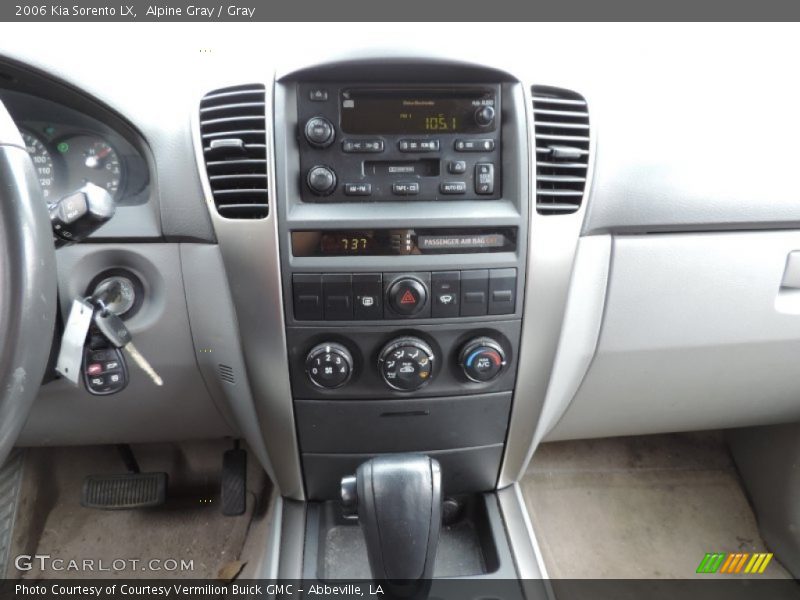 Alpine Gray / Gray 2006 Kia Sorento LX
