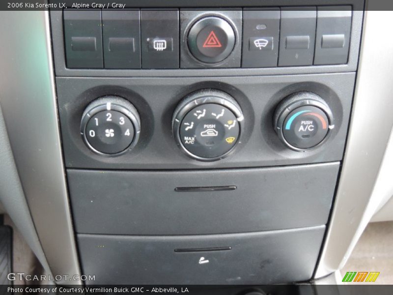 Alpine Gray / Gray 2006 Kia Sorento LX