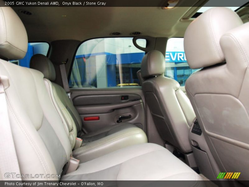 Onyx Black / Stone Gray 2005 GMC Yukon Denali AWD