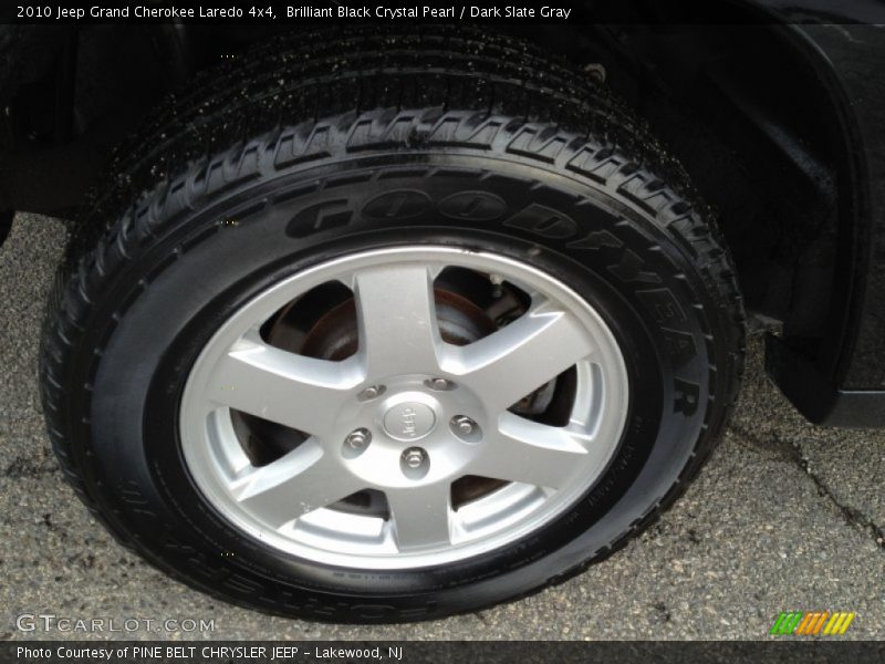 Brilliant Black Crystal Pearl / Dark Slate Gray 2010 Jeep Grand Cherokee Laredo 4x4