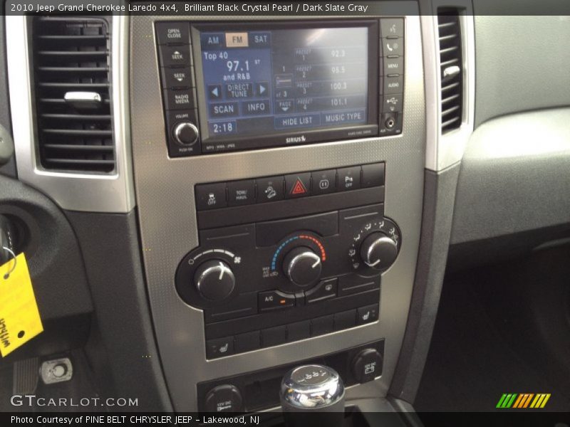Brilliant Black Crystal Pearl / Dark Slate Gray 2010 Jeep Grand Cherokee Laredo 4x4