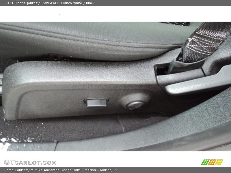 Bianco White / Black 2011 Dodge Journey Crew AWD
